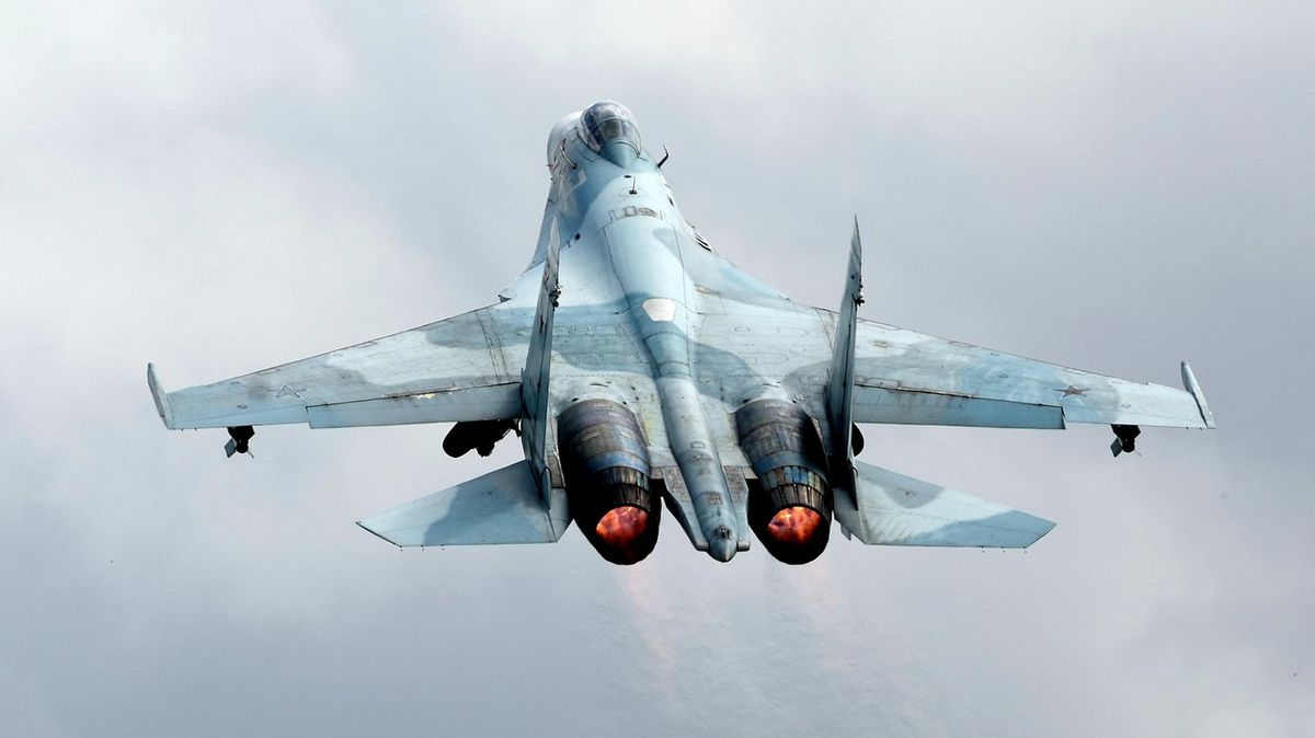 Ruská stíhačka zaútočila na britské průzkumné letadlo nad Černým mořem úmyslně